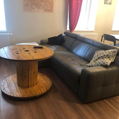 Apartament Srodmiescie 1 Sypialnia Oraz 1 Salon Wałbrzych Extérieur photo