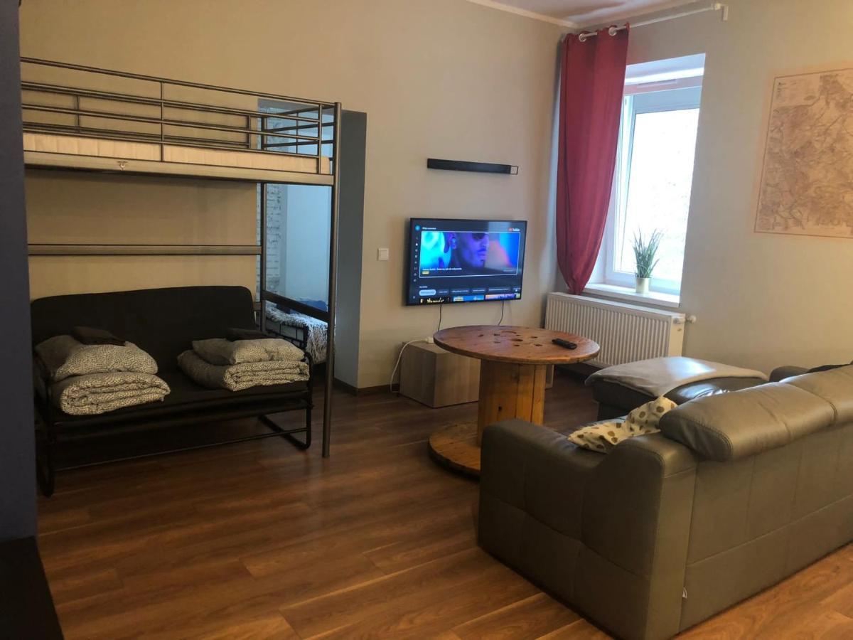 Apartament Srodmiescie 1 Sypialnia Oraz 1 Salon Wałbrzych Extérieur photo
